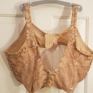 Cacique full coverage lace bra. Sz 50 DDD.